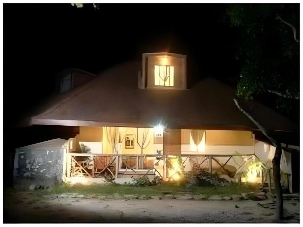 Matabungkay Beach Hotel Батангас Экстерьер фото