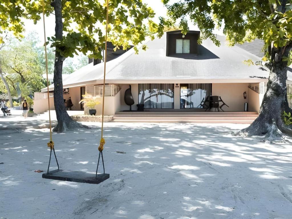 Matabungkay Beach Hotel Батангас Экстерьер фото